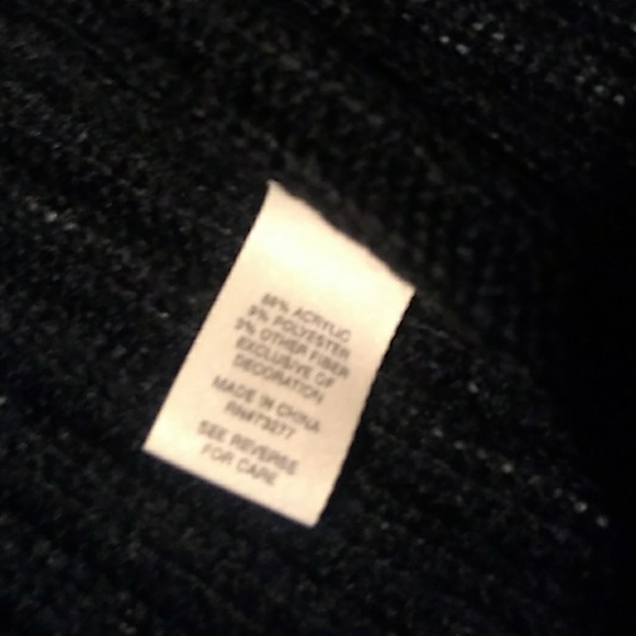 🆕NWT 🌹 Rose Embroidered Knit Black Cardigan - Picture 6 of 8